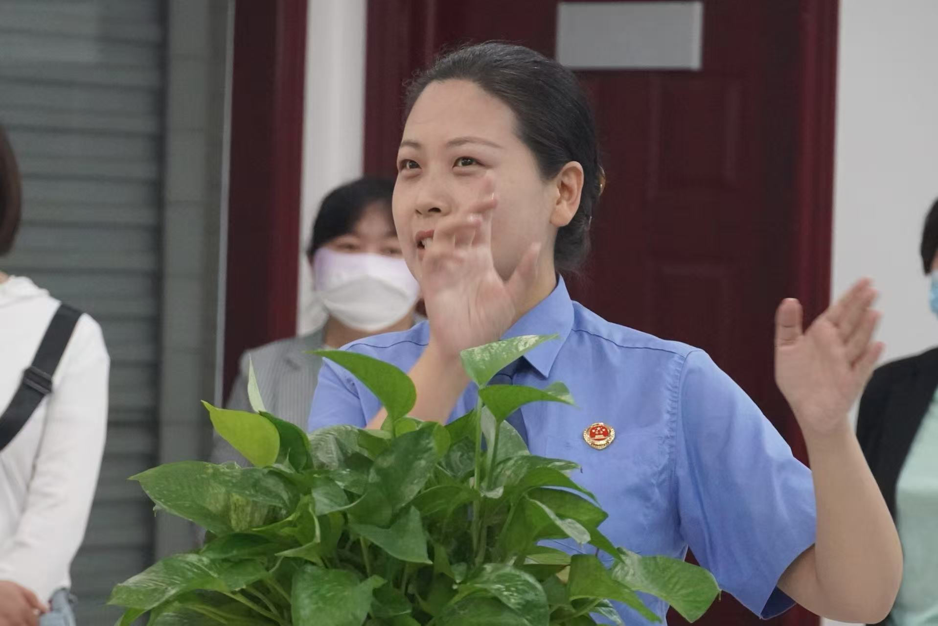 张亚婷3.jpg 张亚婷3.jpg