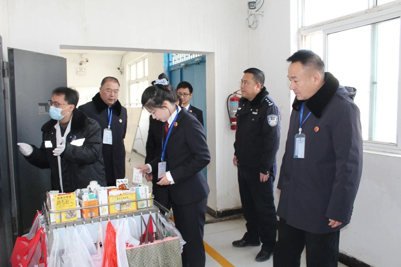 筑牢双防线，守护平安年——孟津区人民检察院同步开展节前安全检查与警示教育活动