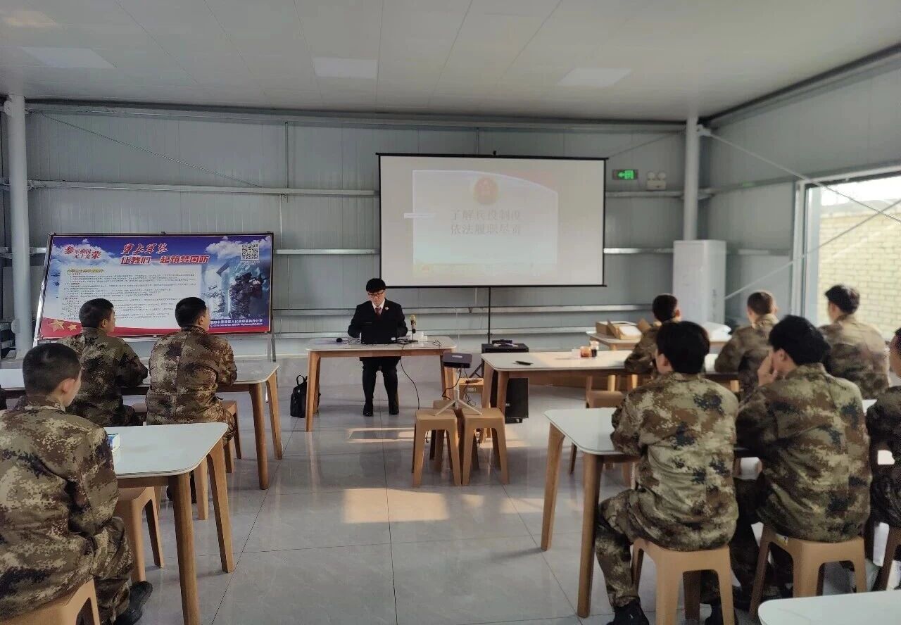 当“检察蓝”遇上“军营绿”——孟津区人民检察院深入驻地部队开展兵役法宣传活动